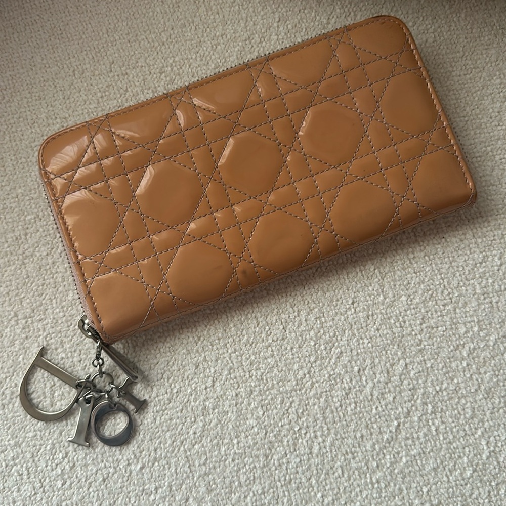 CHRISTIAN DIOR Patent Cannage LADY DIOR Continental Zip Wallet